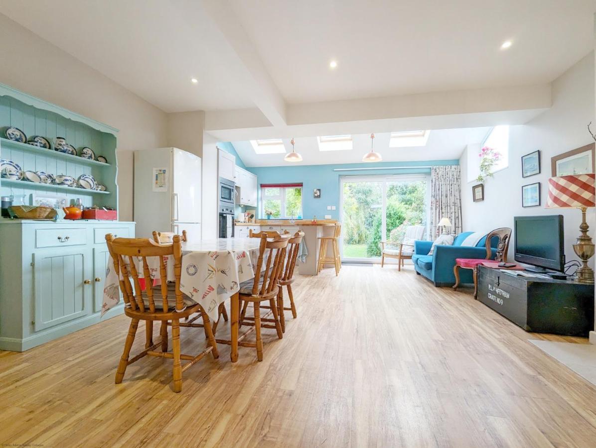 Thorney Road Villa Emsworth Exterior photo